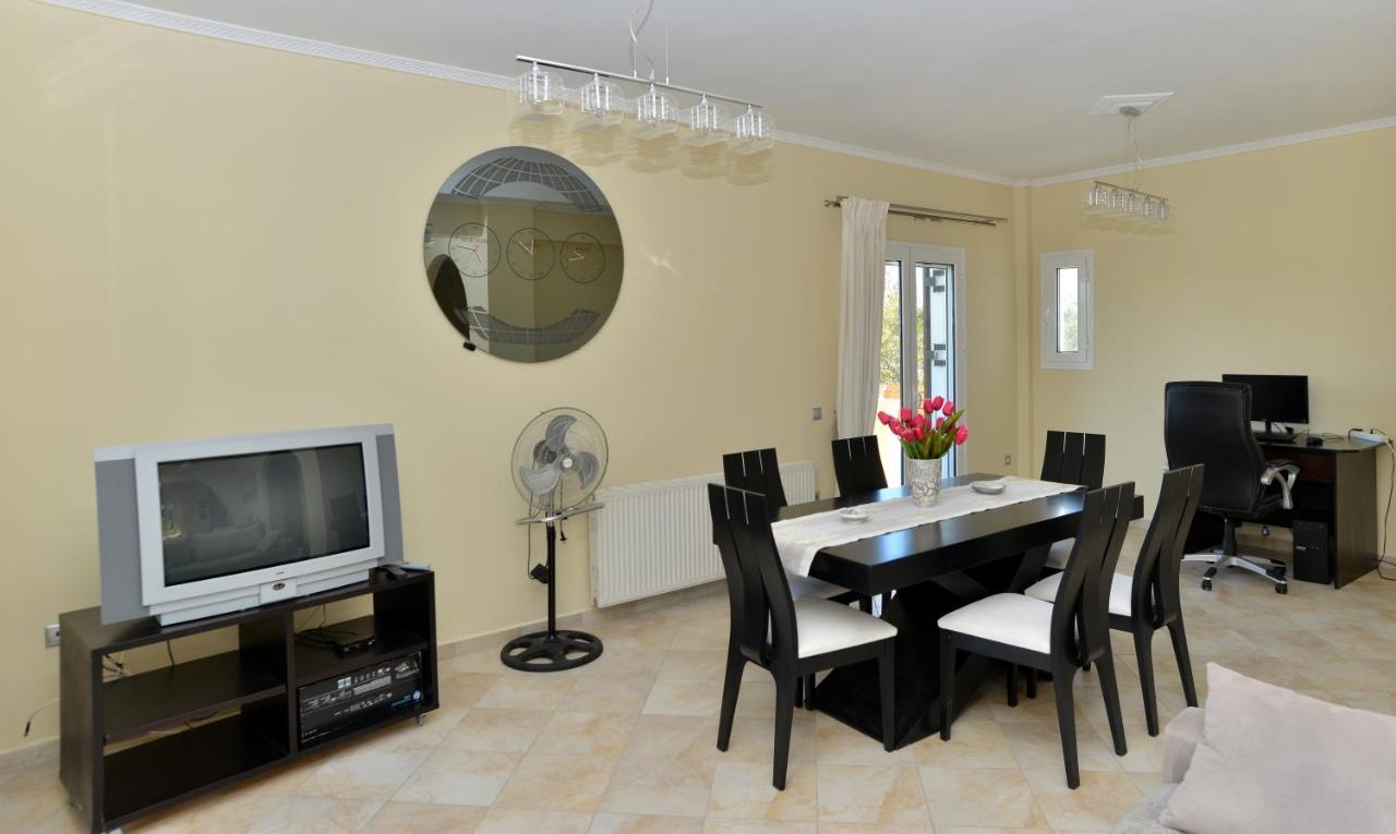 VILLA KONSTANTINOS 6 bedrooms Aegina Exterior foto